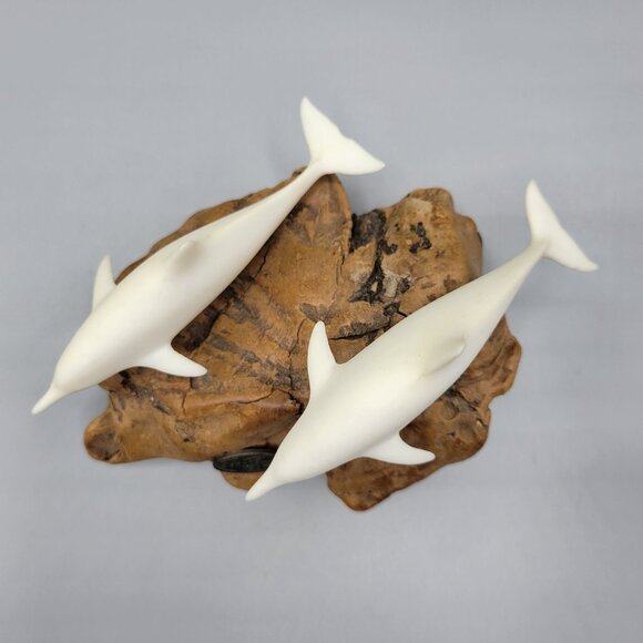 Vintage John Perry White Dolphin Sculpture On Driftwood Base 4" Tall - Picture 4 of 14